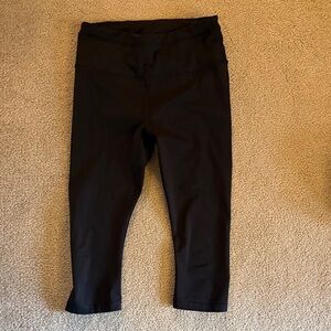 Athleta Accelerate Crop Leggings